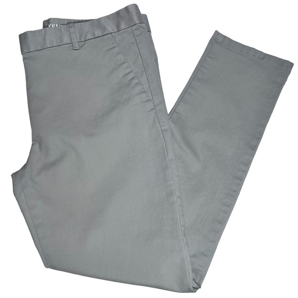 GAP (NWOT) Flat Front Skinny Crop Khakis in Dusty Gray Size 10 - Picture 9 of 9